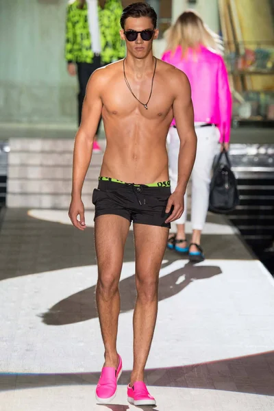 Look 23